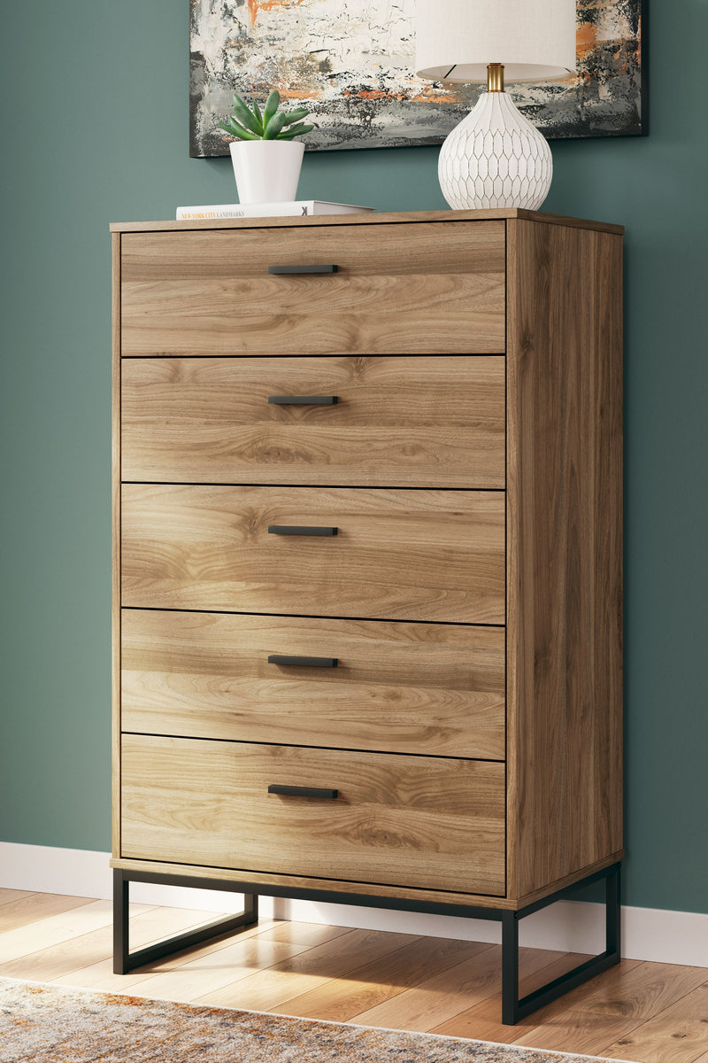 Deanlow - Honey - Five Drawer Chest