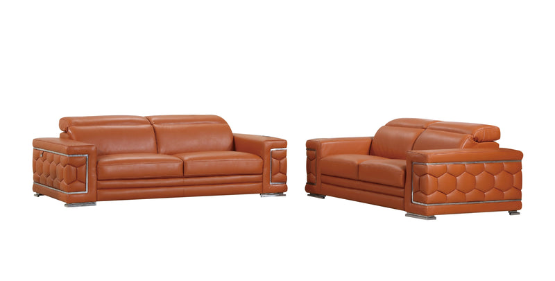 692 - Sofa, Loveseat