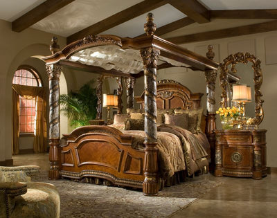 Villa Valencia - Canopy Bed