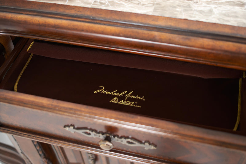 Windsor Court - Sideboard, Mirror