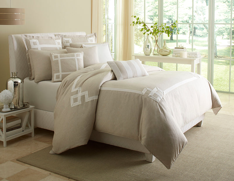 Avenue A - Comforter Set