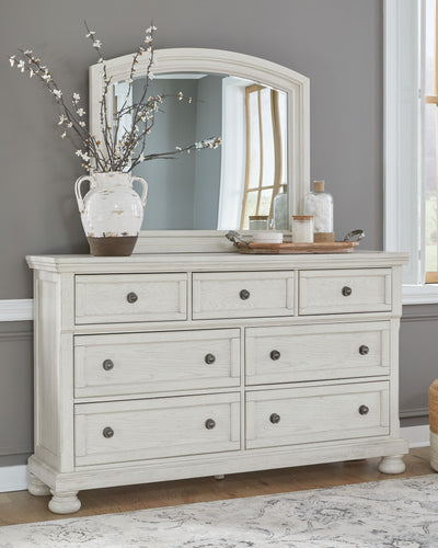 Robbinsdale - Antique White - Dresser, Mirror.