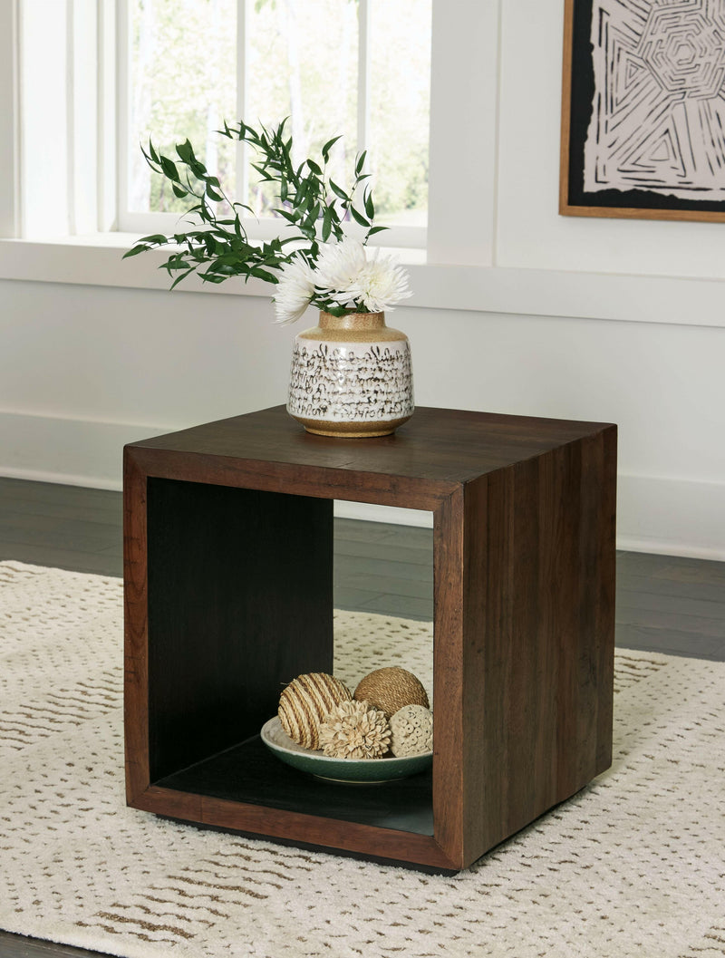 Hensington - Brown / Black - Square End Table.