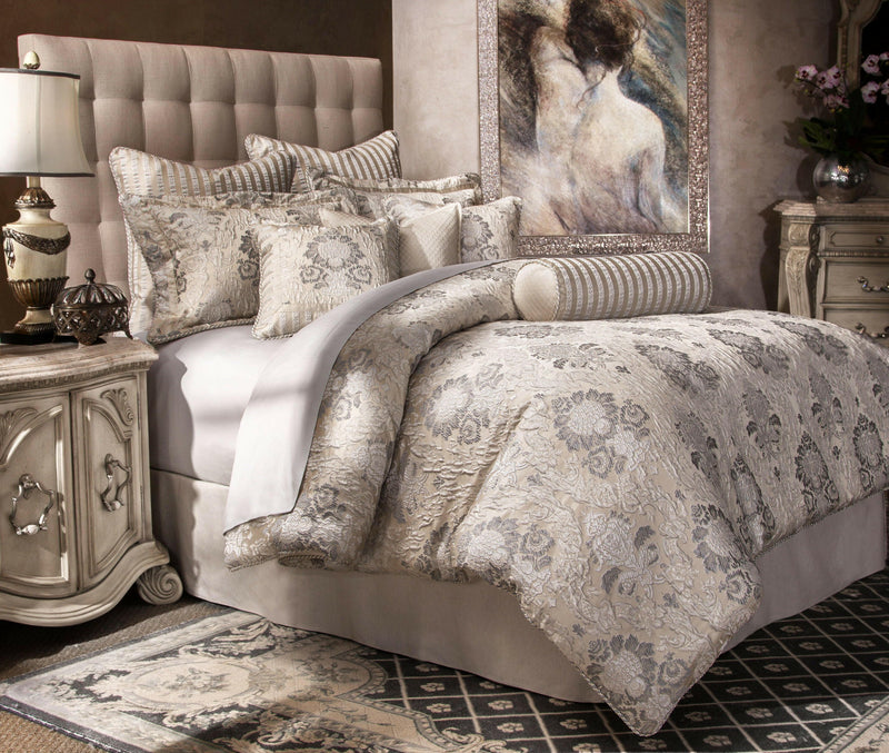 Sycamore Grove - Comforter Set.