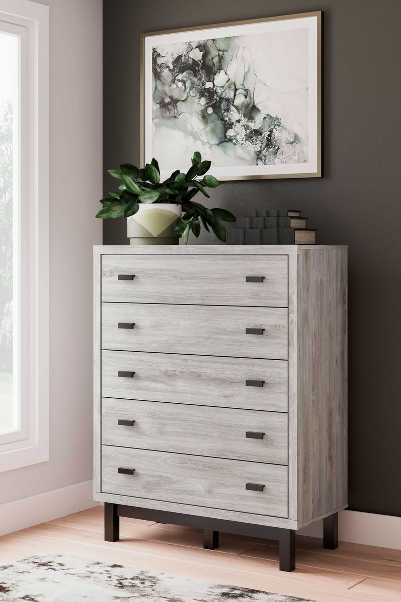 Vessalli - Black / Gray - Five Drawer Wide Chest.