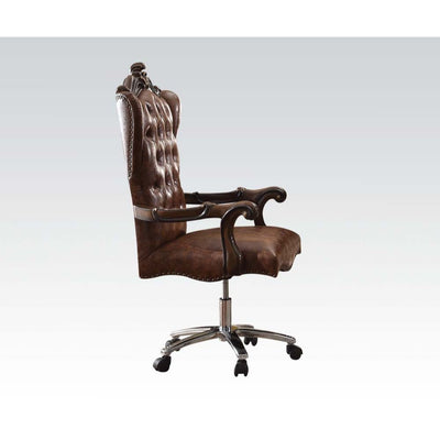 The Versailles executive arm chair classic style will blend masterfully in your home. Carefully constructed from faux leather, and selected veneers.